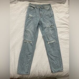 Light wash mom jeans
